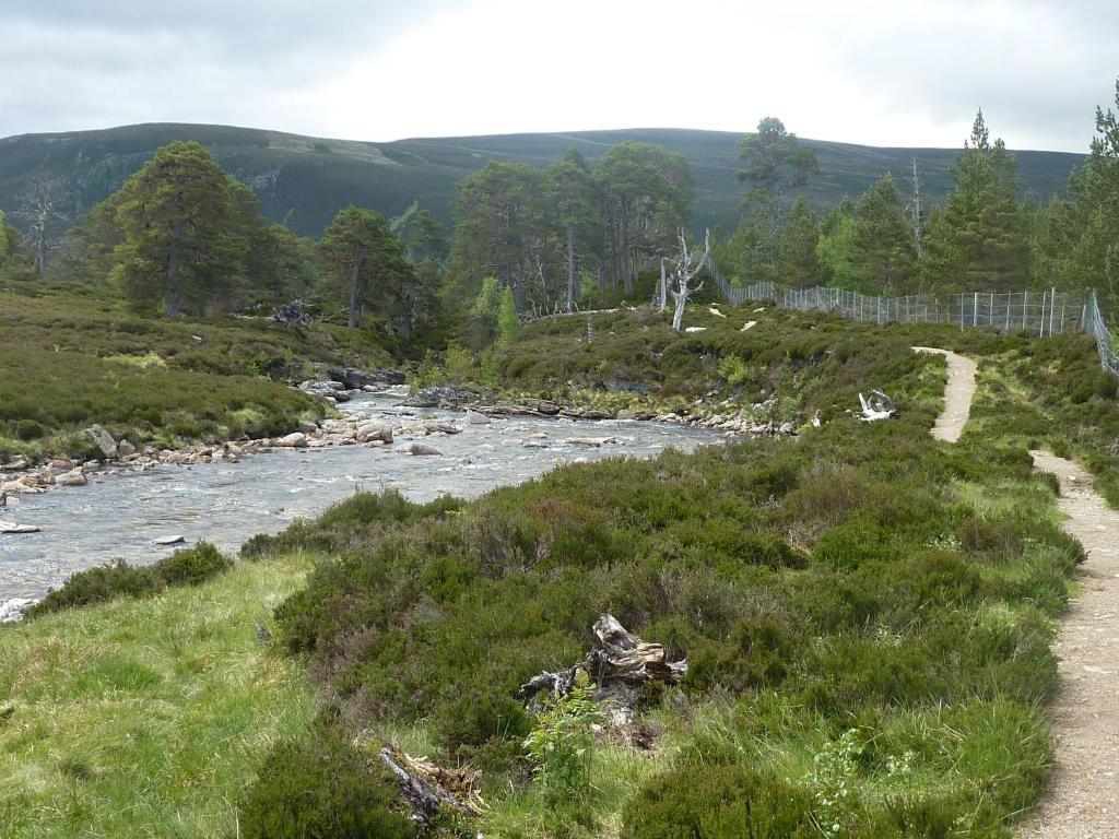 Braemar Youth Hostel Екстериор снимка